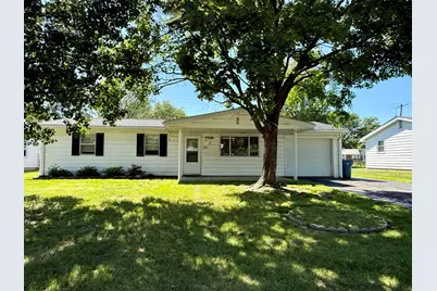 8 E Crownview, Mt Vernon, IL 62864 - Photo 1