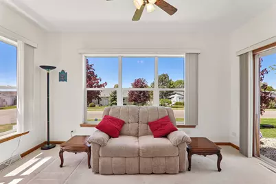 3402 Stretch Run Road, Grayslake, IL 60030 - Photo 7