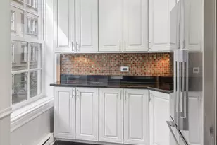 70 E Scott St, Chicago, IL 60610 - Photo 9