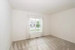 126 Abbott Ct, Bartlett, IL 60103 - Photo 3