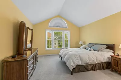9038 Delphia Avenue, Des Plaines, IL 60016 - Photo 15