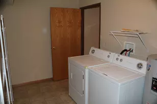 174 Penny Ln, Sycamore, IL 60178 - Photo 5