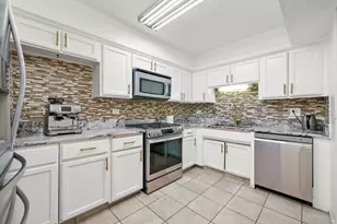 5800 W 105th St, Oak Lawn, IL 60453 - Photo 9