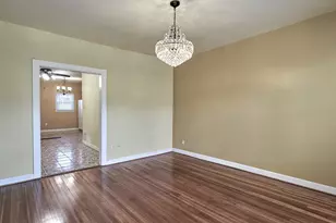 1506 W Victoria St, Chicago, IL 60660 - Photo 3
