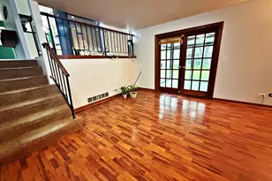800 W Beechtree Ln, Bartlett, IL 60103 - Photo 11