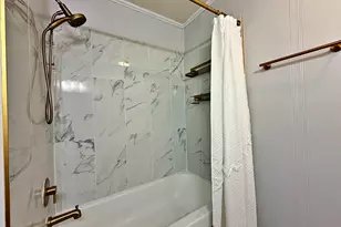 800 W Beechtree Ln, Bartlett, IL 60103 - Photo 17