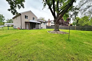 800 W Beechtree Ln, Bartlett, IL 60103 - Photo 27