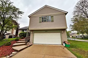 800 W Beechtree Ln, Bartlett, IL 60103 - Photo 1