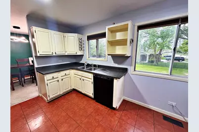 800 W Beechtree Lane, Bartlett, IL 60103 - Photo 9