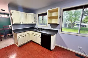 800 W Beechtree Ln, Bartlett, IL 60103 - Photo 9