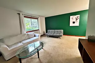 800 W Beechtree Ln, Bartlett, IL 60103 - Photo 3