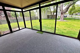 800 W Beechtree Ln, Bartlett, IL 60103 - Photo 25