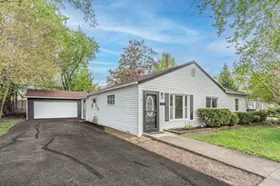15 Johnathan Rd, Lake Zurich, IL 60047 - Photo 1