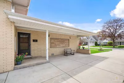 417 N Prospect Manor Avenue, Mount Prospect, IL 60056 - Photo 5