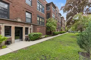 1437 W Greenleaf Ave, Chicago, IL 60626 - Photo 1