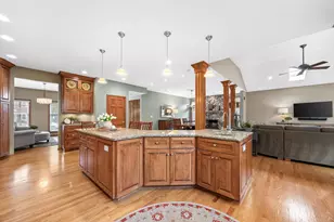 4542 Hatch Ln, Lisle, IL 60532 - Photo 9