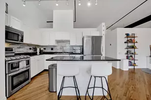 226 N Clinton St, Chicago, IL 60661 - Photo 5