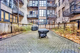226 N Clinton St, Chicago, IL 60661 - Photo 19