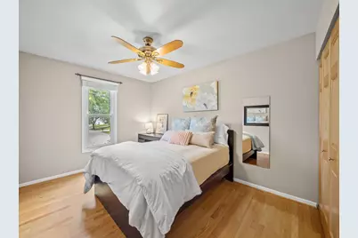 661 Thompson Boulevard, Buffalo Grove, IL 60089 - Photo 21