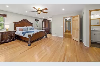 661 Thompson Boulevard, Buffalo Grove, IL 60089 - Photo 17