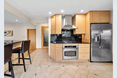 661 Thompson Boulevard, Buffalo Grove, IL 60089 - Photo 11