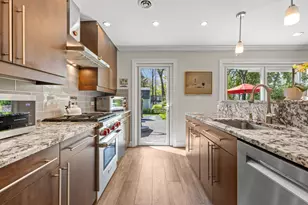 1143 Beverly Pl, Lake Forest, IL 60045 - Photo 11