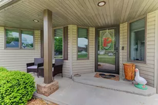 104 N Cedar St, Gardner, IL 60424 - Photo 5