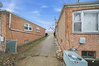 13921 S Stewart Avenue, Riverdale, IL 60827 - Photo 11