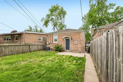 9023 S Oglesby Avenue, Chicago, IL 60617 - Photo 17