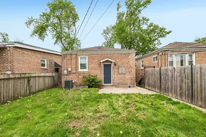 9023 S Oglesby Avenue, Chicago, IL 60617 - Photo 15