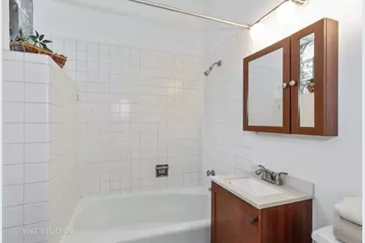 1954 N Cleveland Avenue #2N, Chicago, IL 60614 - Photo 9