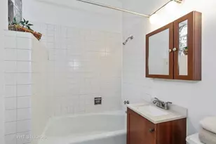 1954 N Cleveland Ave, Chicago, IL 60614 - Photo 9