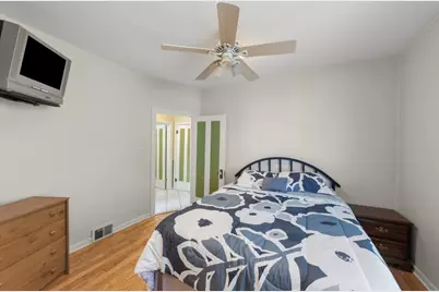 2831 N Kildare Avenue, Chicago, IL 60641 - Photo 15