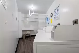 6833 N Kedzie Ave, Chicago, IL 60645 - Photo 29