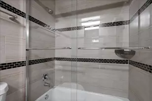 6833 N Kedzie Ave, Chicago, IL 60645 - Photo 25