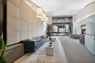 240 E Illinois St, Chicago, IL 60611 - Photo 33