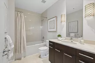 240 E Illinois St, Chicago, IL 60611 - Photo 11