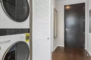 240 E Illinois St, Chicago, IL 60611 - Photo 23