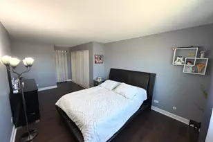 9375 Landings Ln, Des Plaines, IL 60016 - Photo 13