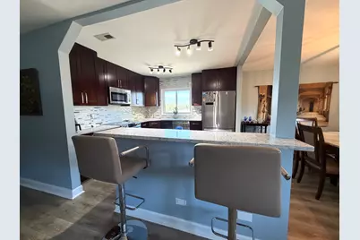 9375 Landings Lane #404, Des Plaines, IL 60016 - Photo 7
