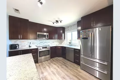 9375 Landings Lane #404, Des Plaines, IL 60016 - Photo 7