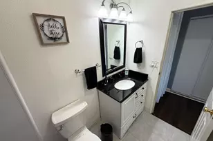 9375 Landings Ln, Des Plaines, IL 60016 - Photo 15