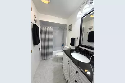 9375 Landings Lane #404, Des Plaines, IL 60016 - Photo 11