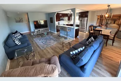 9375 Landings Lane #404, Des Plaines, IL 60016 - Photo 5