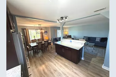 9375 Landings Lane #404, Des Plaines, IL 60016 - Photo 9