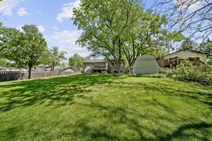 6402 MacArthur Dr, Woodridge, IL 60517 - Photo 27