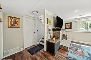6402 MacArthur Dr, Woodridge, IL 60517 - Photo 15