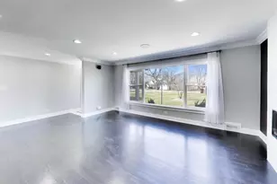 2055 Walnut Cir, Northbrook, IL 60062 - Photo 9
