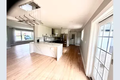 2055 Walnut Circle, Northbrook, IL 60062 - Photo 3