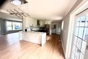 2055 Walnut Cir, Northbrook, IL 60062 - Photo 3